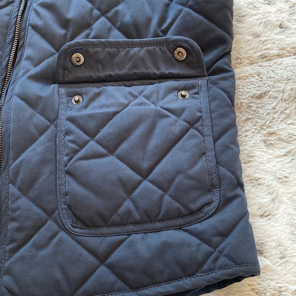 NWOT - Thread & Supply quilted vest. Size Medium. - Picture 5 of 13